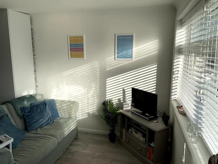 Self-Catering Studio In Beautiful Charmouth Εξωτερικό φωτογραφία